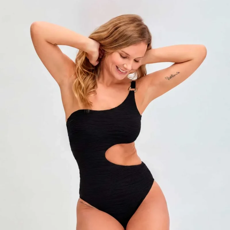 bikini c/textura un hombro c/herraje